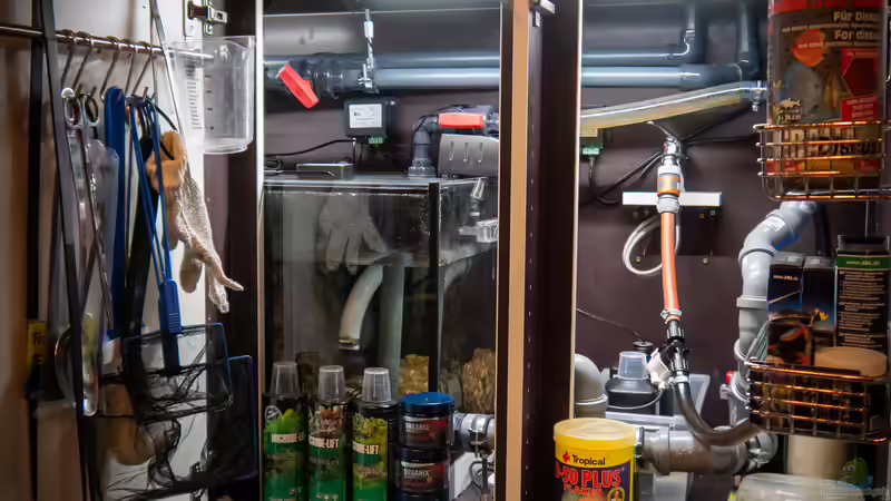 Stauraum im Aquarienunterschrank sinnvoll nutzen - der große Guide für Aquarianer