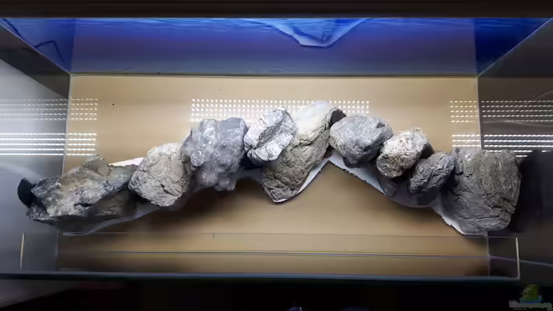 Steine auf abgeschnittenen Styropor von oben von Der Nicky (50)