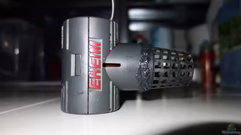 Strömungspumpe gesichert mit Wasserpflanzen Blumentopf. von Ba Bu (13)