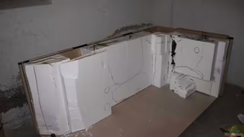 Styroporplatten eingeklebt, das formen kann beginnen. von Klaus Lischka (24)