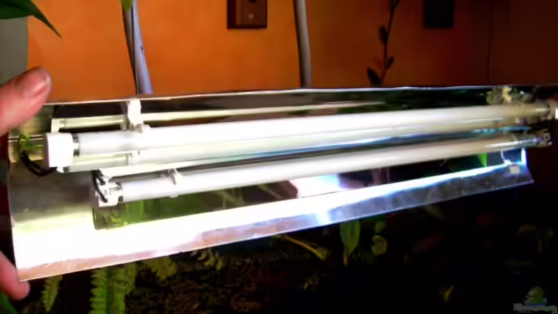 T5 Leuchtstoffröhren mit Juwelreflektoren und selbstgebasteltem Lampenschirm von timme (27)