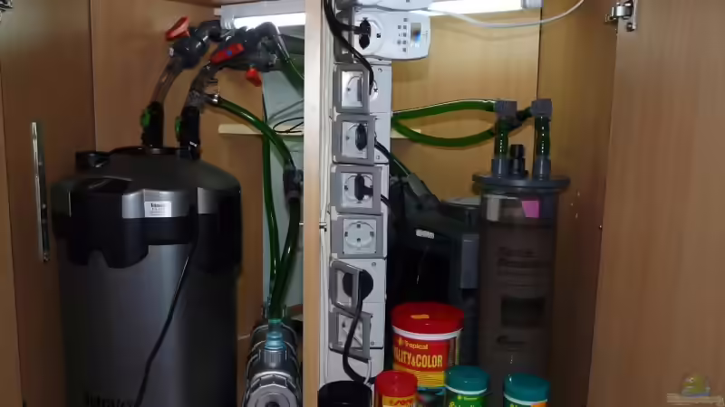 Technik im Aquarium Becken 11876 von Andreas Gorr (7)