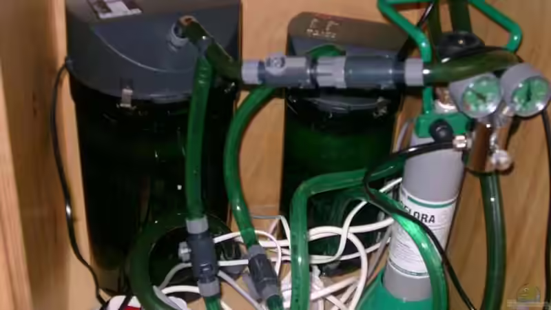 Technik im Aquarium Becken 1764 von elbochos (13)