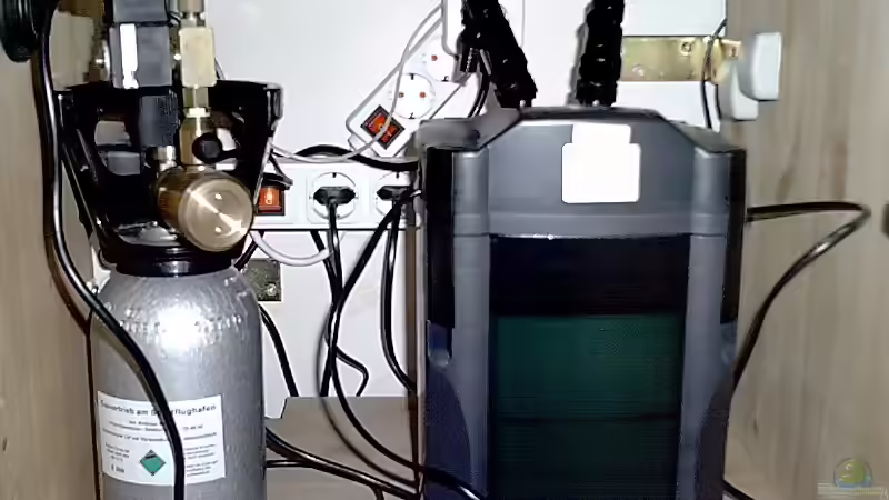 Technik im Aquarium Becken 1771 von Michael Tiemann (4)