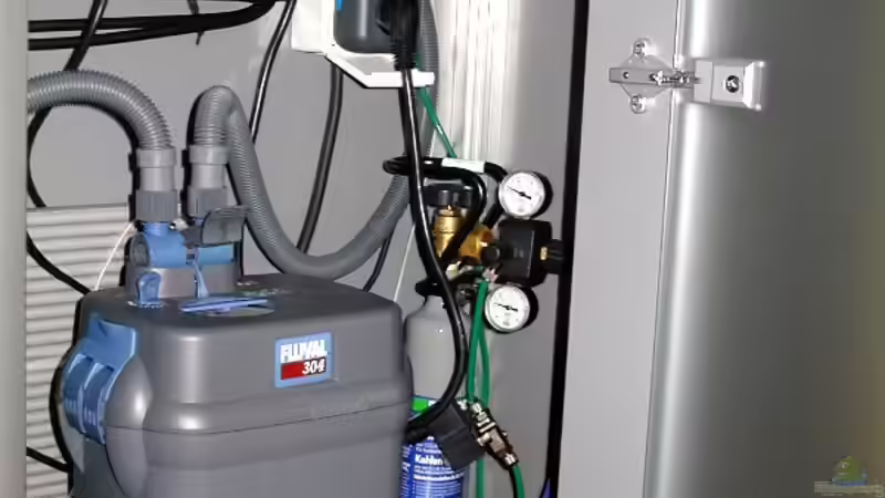 Technik im Aquarium Becken 1789 von Heike Wodzinski (9)