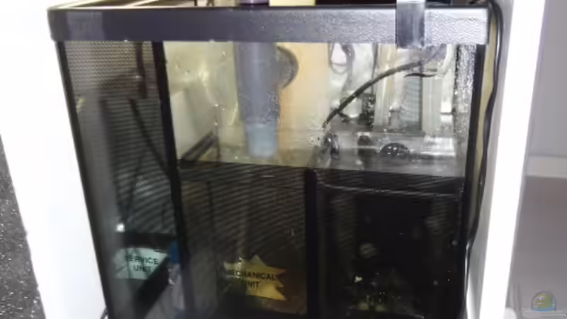 Technik im Aquarium Becken 18875 von AquaTropica CGN (8)