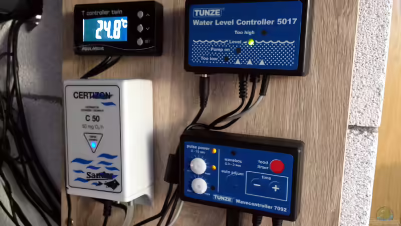 Technik im Aquarium Hawaiian Tank von uschi vanHouten (8)