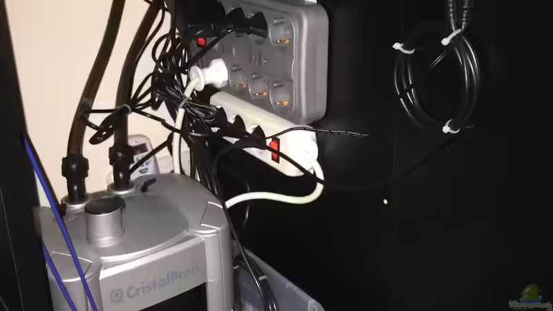 Technik im Unterschrank von Philipp Böhme (32)