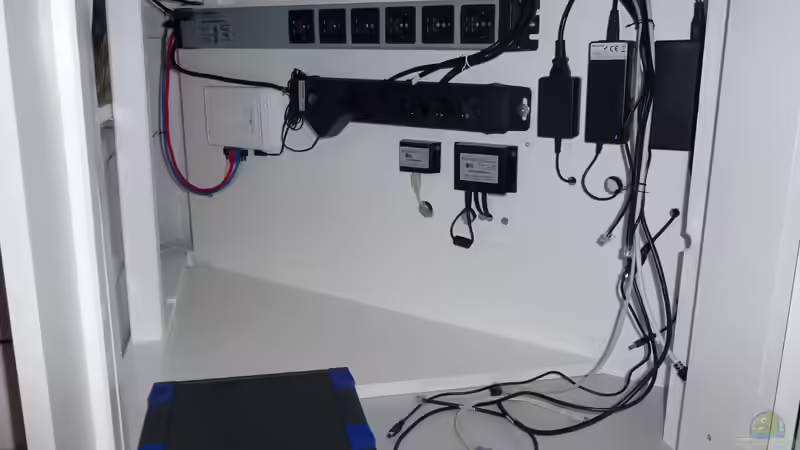 Technik im Unterschrank von Tobias.Neher (45)