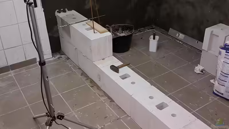 Teil 3 Setzen der ersten Steine und Einbau der Bewährungseisen von Thomas Michel (18)