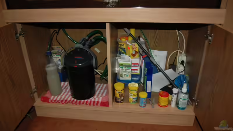 unterschrank mal geöffnet...chaos pur :) von marciii1985 (16)