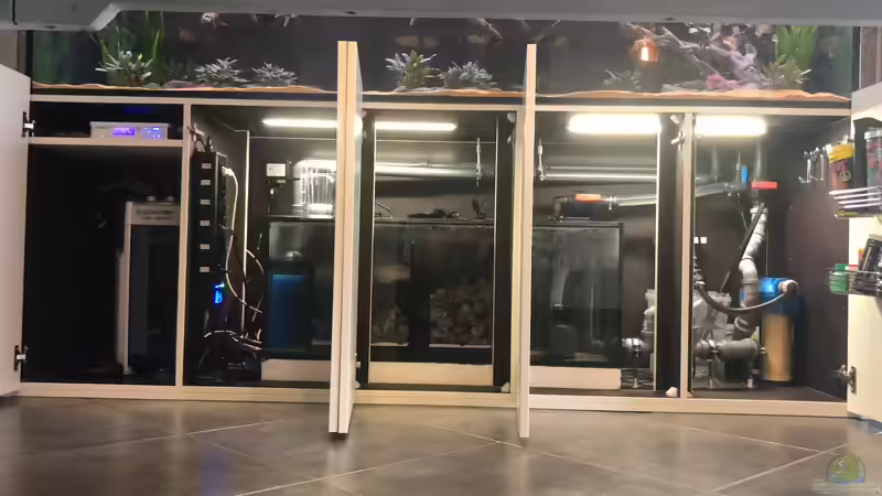 Unterschrank mit Technik von DiskusMummy (8)