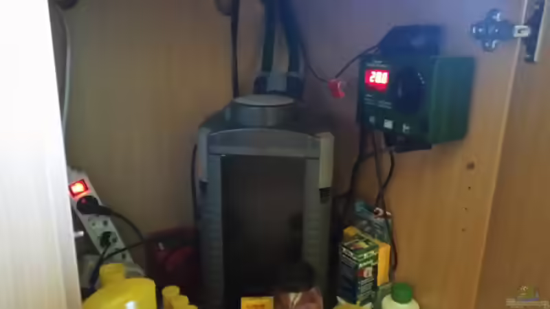 Unterschrank rechte Seite mit Steuerung für Bodenheizung und Filter zwei, auch mit von nawaro (10)