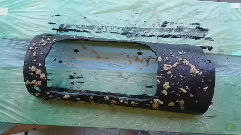Verkleidung für den Grobfilter mit Epoxid Harz überzogen und Sand eingestreut von Betta Chris (97)