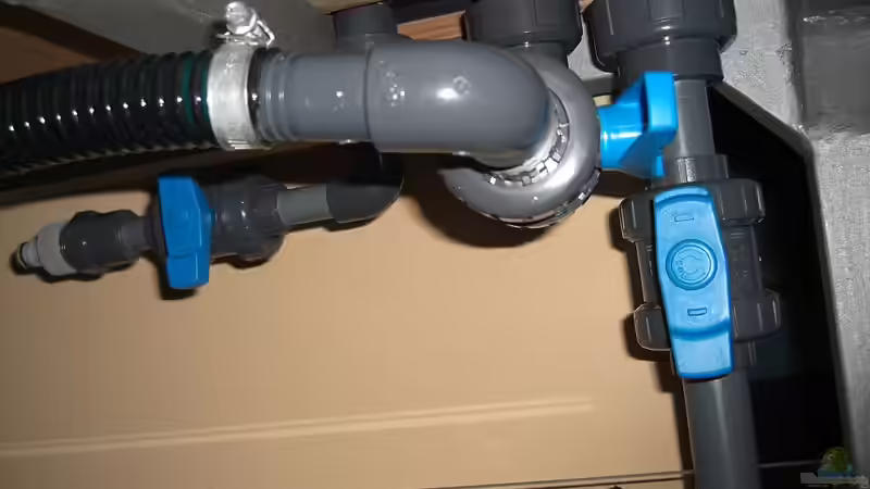 Verrohrung unter dem Becken von Matoba (7)