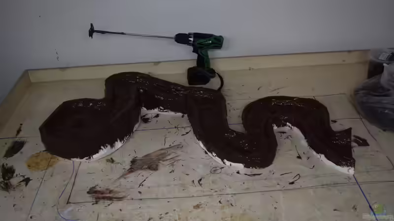 Versiegelung mit 2K-Kleber und Beflockung mit Torf von Junglist (6)