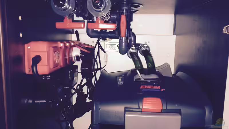 viel Technik auf kleinem Raum von dennel (9)