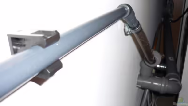 Wasserabfluss. Hinter dem Küchenschrank von OldFriend (7)