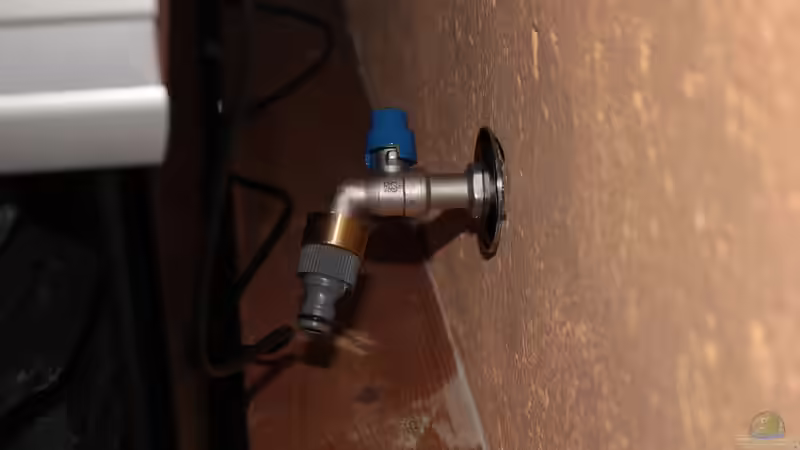 Wasserversorgung hinterm Aquarium von Jürgen Hubral (38)