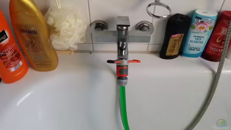 Wasserwechsel leicht gemacht 10 Meter Schlauch und einen Schlauchverbinder von Gardena von Steffen und Felix (44)