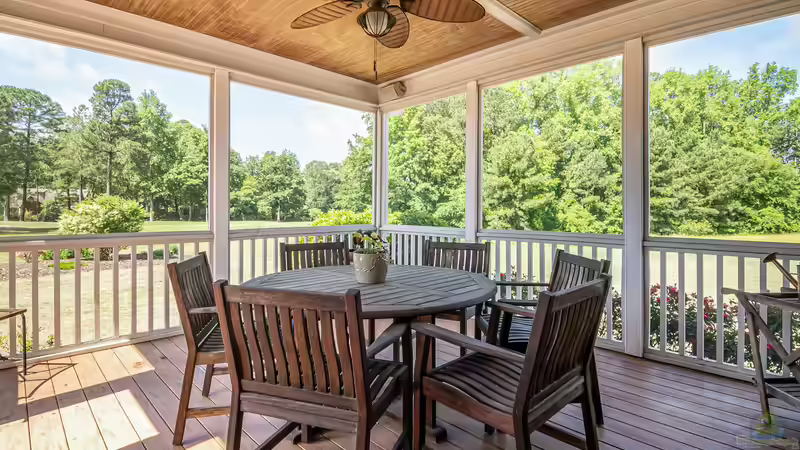 Windschutz für die Terrasse: Der umfassende Ratgeber für mehr Komfort, Privatsphäre und Langlebigkeit