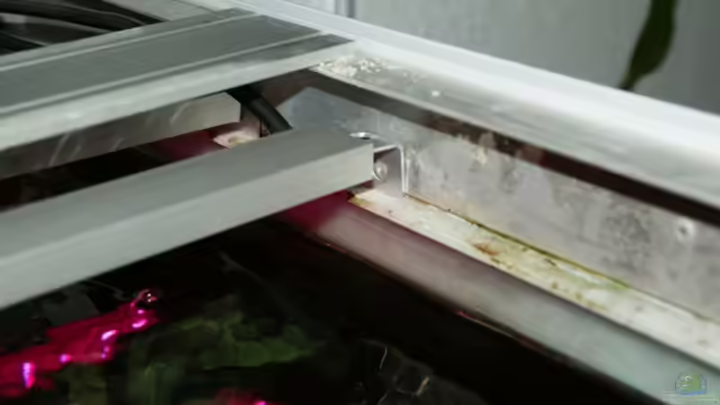 wird auf dem Rahmen der Abdeckung aufgelegt von Frank Wollenburg (25)