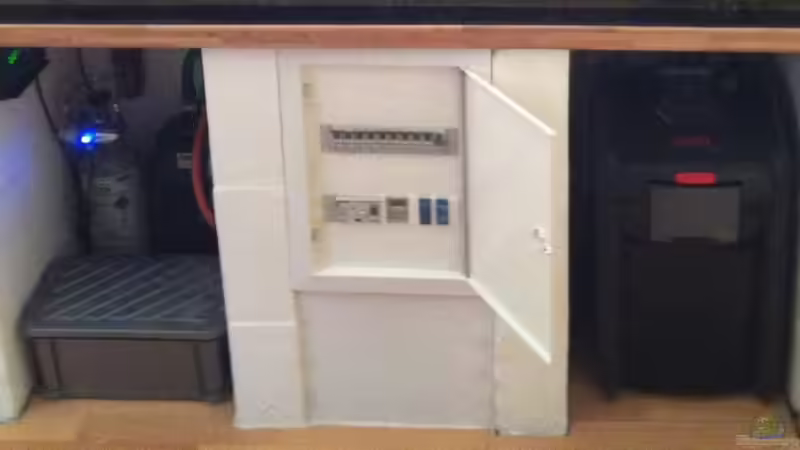 Ytong Unterschrank mit Technik und Zubehör  von American Stone (17)