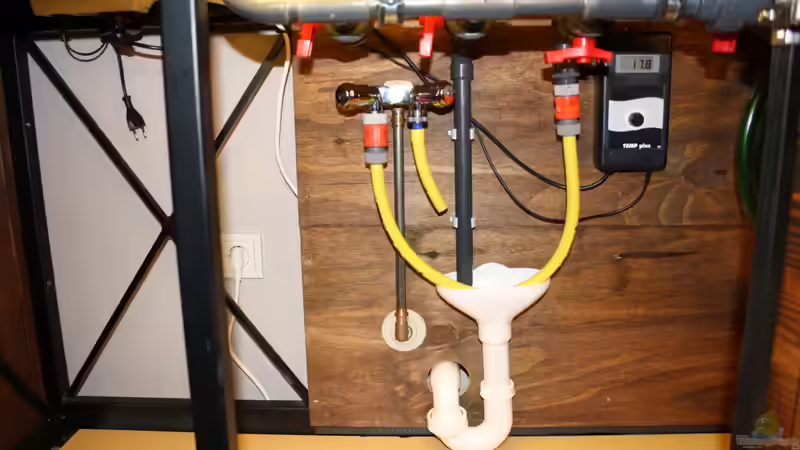 Zu- u. Ablauf von Hot (29)