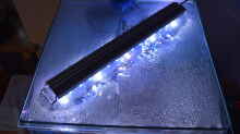 Glasabdeckung von oben mit LED-Leuchte