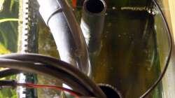 Ablaufschacht mit pH-Sonde im Abteil für die Bodenabsaugung