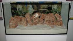 Jetzt mit Sand auffüllen (ca 6 cm auf der Plexiglasplatte)