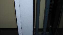 Wasserzulauf hinter Styroporwand versteckt