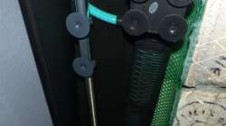 Ein Blick hinter die Rückwand von der Seite. Jäger 300 Watt Heizstab und die Resun