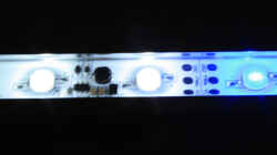JMB AQUALIGHT - Ein Teilstück im Bild in kaltweiss und blauen LEDs