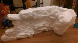 Bau Rückwand 1.Schritt Styropor schnitzen