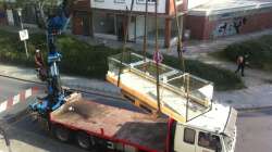 Und da kam es... durchs Fenster geflogen ^^