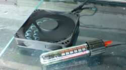 Lüfter in der Abdeckscheibe und Thermostat