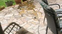 Wechselwasser läuft in den Garten 