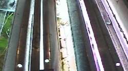 Beleuchtung von oben; In der Mitte sieht man den Auflagesteg für die Deckbretter