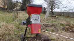 So bekommst du humusreichen Gartenboden