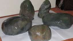 Bau Rückwand und Steine