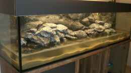 aquarium-von-thomas-dietrich-becken-16651_...weiter mit  ca. 50 kg Quarzsand und 120 kg Ravensburger S