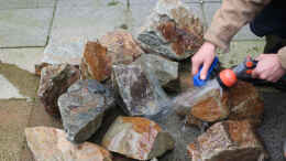 aquarium-von-ajakandi-darkstonembuna-2-0_.. 185 kg Bruchsteine/ Felsen ... wollen gereinigt werden ..
