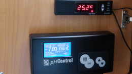 Foto mit JBL Mess- und Steuercomputer zur Kontrolle der CO2-/pH-Werte und