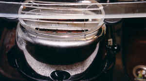 Biegen des Plexiglases mittels Toaster für die Sa