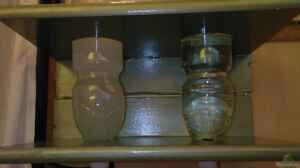 Linke Flasche mit Rein Salz Rechte mit Artemia Sal
