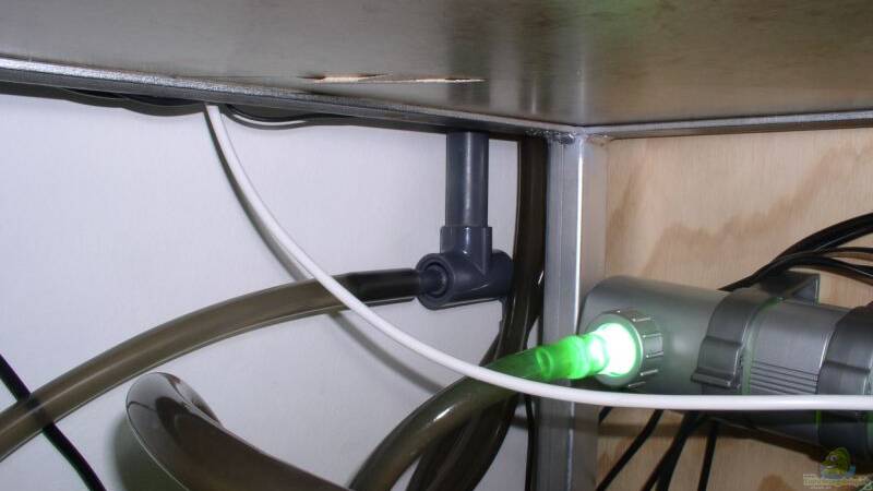 Filterzulauf (32mm PVC-Rohr) im Unterschrank mit Reduzierung von Jochen Steger (14)