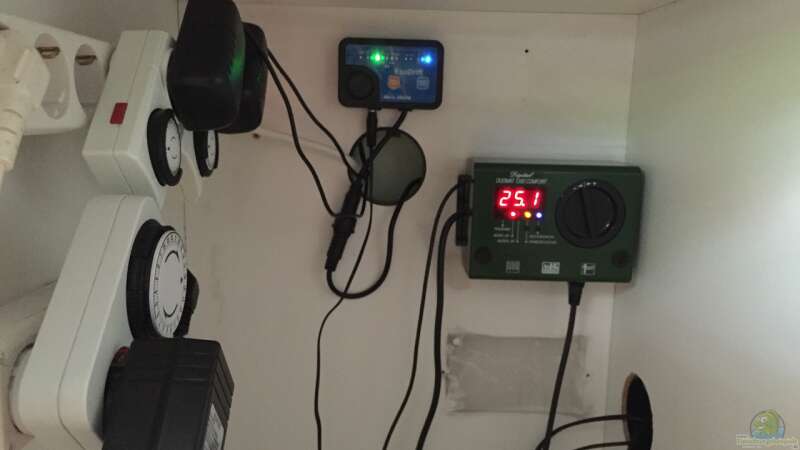 Schaltzentrale, Aquamedic Strömungskontroller und Temperaturüberwachung von Lostmind (3)