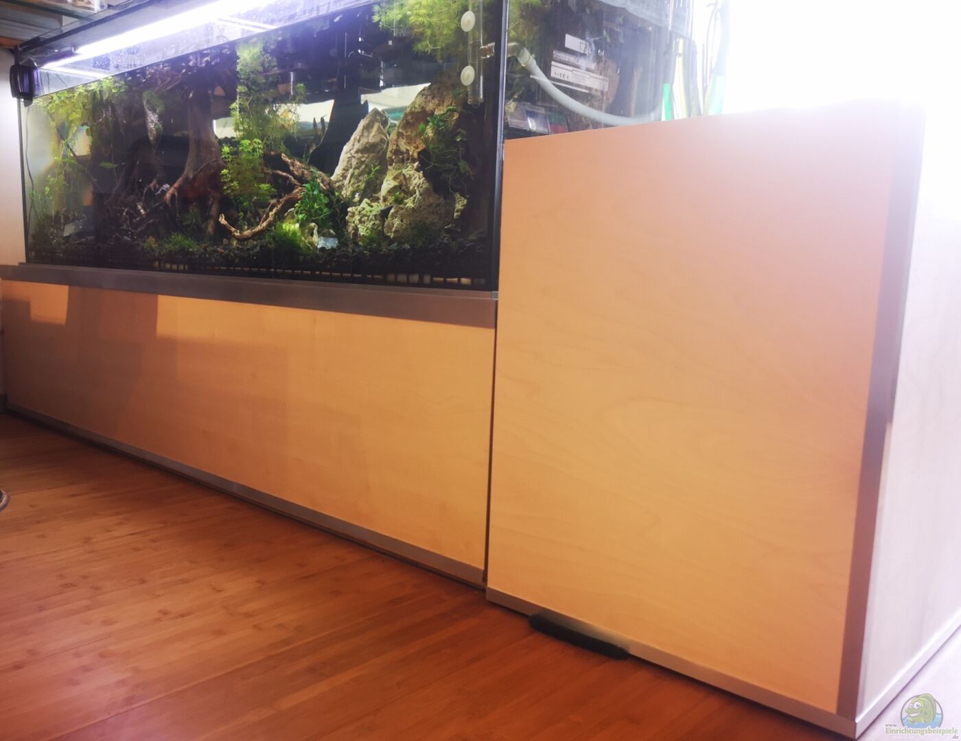 unterschrank aufklapbar und extra auf die höhe gebaut aus Mystische